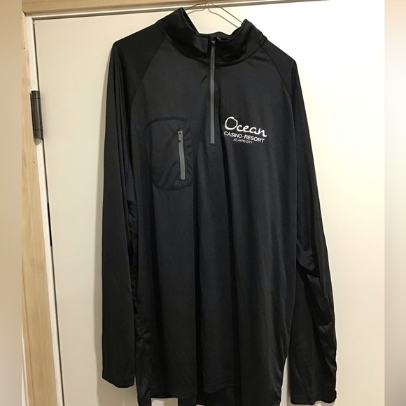 Other - NWT Great Lightweight Black Nylon Comfortable and soft pullover top in 2XL